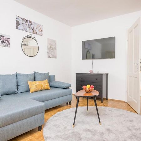 Zum Grazer Uhrturm Apartment Екстериор снимка