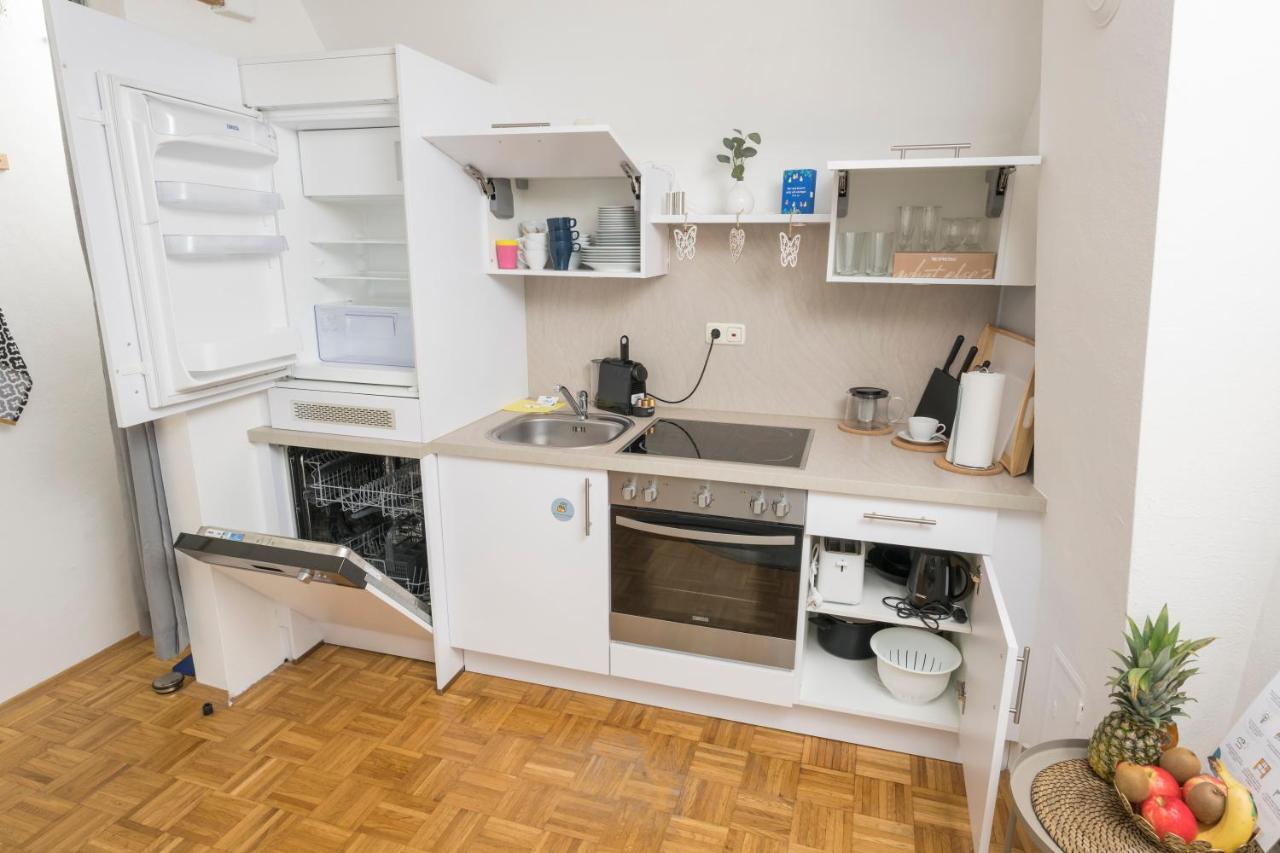 Zum Grazer Uhrturm Apartment Екстериор снимка