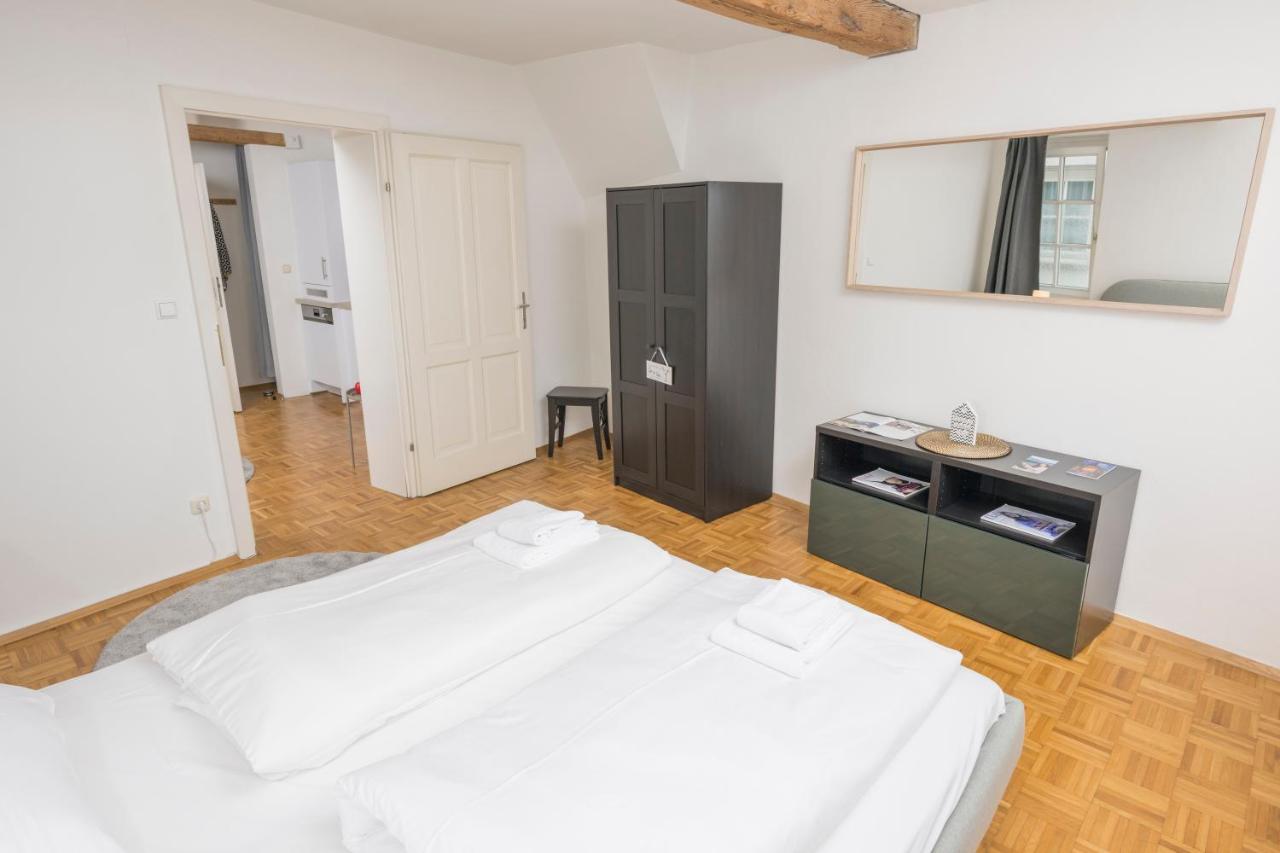 Zum Grazer Uhrturm Apartment Екстериор снимка