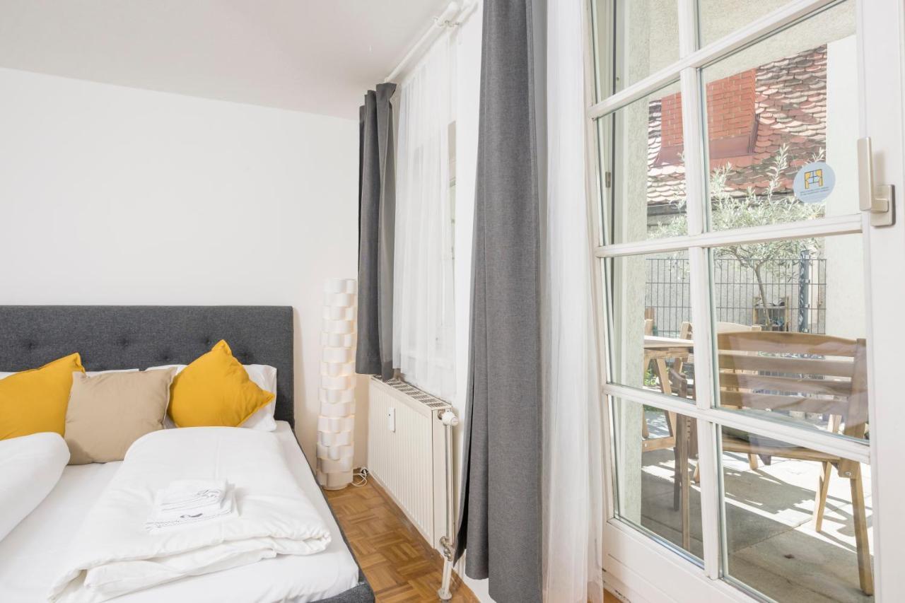 Zum Grazer Uhrturm Apartment Екстериор снимка